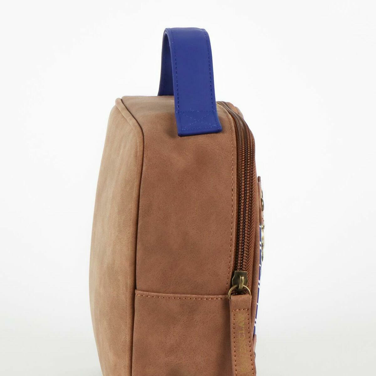 V2H1E2F605643F0F00D3A17DC70EDC572C9R7189381P4